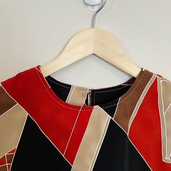 ABSTRACT Vintage Blouse Short Sleeves Black Red Tan Size Large Retro Print - Picture 8 of 10